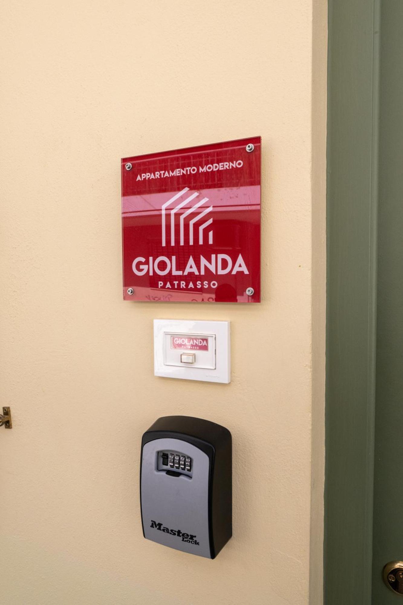 Giolanda Patrasso - Modern Apartment In The Center Of Патра Екстериор снимка
