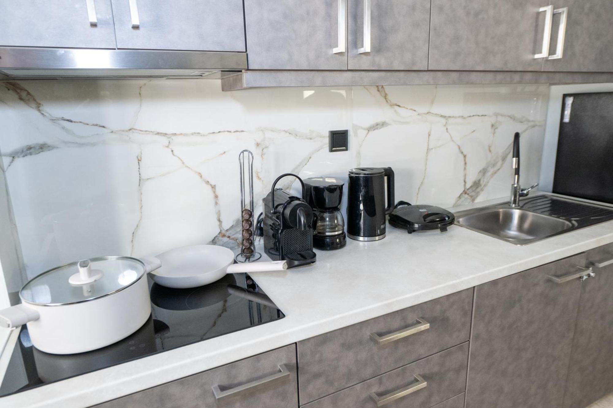 Giolanda Patrasso - Modern Apartment In The Center Of Патра Екстериор снимка